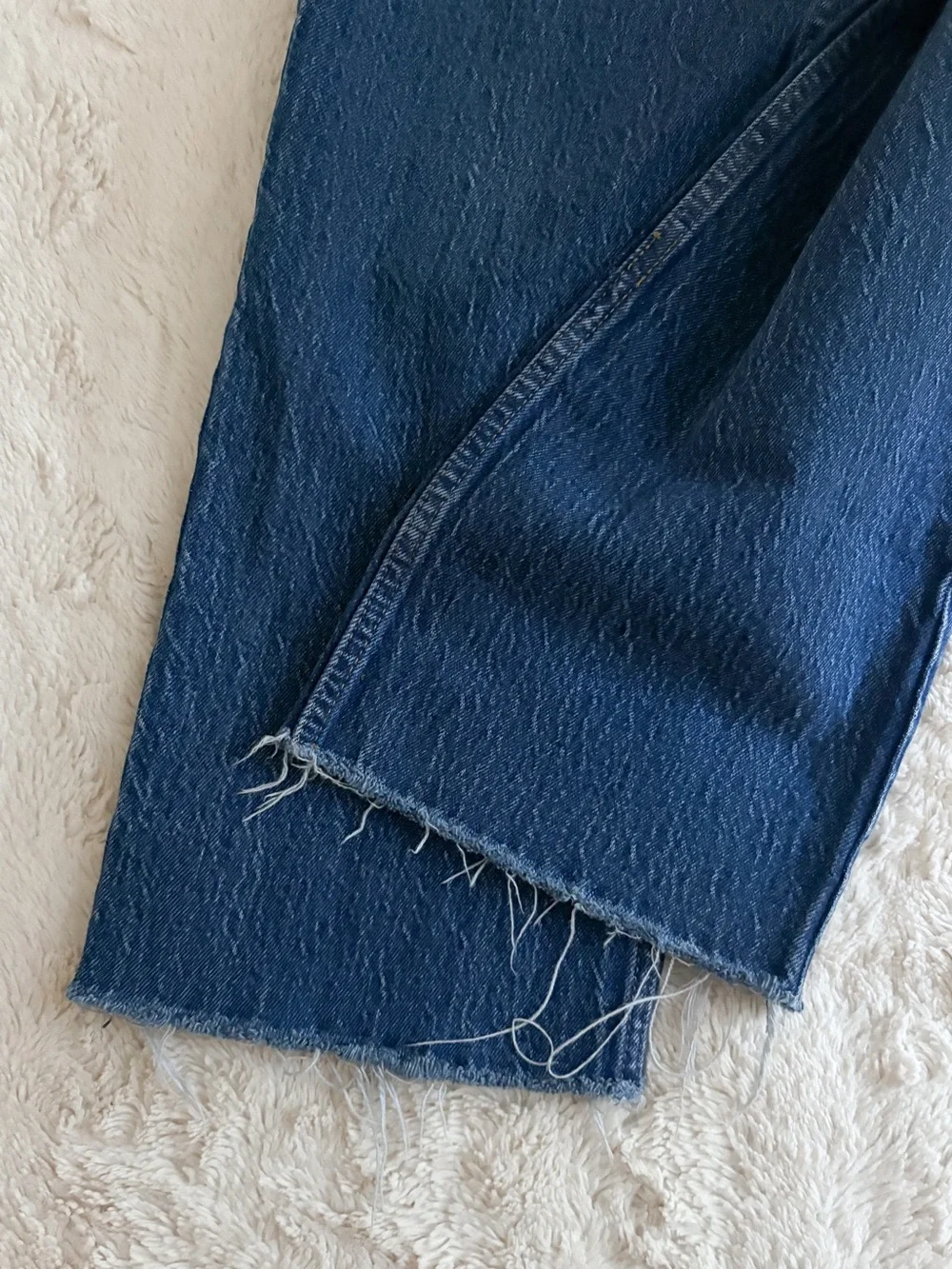 Abercrombie & Fitch The Baggy Low Rise Jeans Raw Hem Dark Wash Size 24